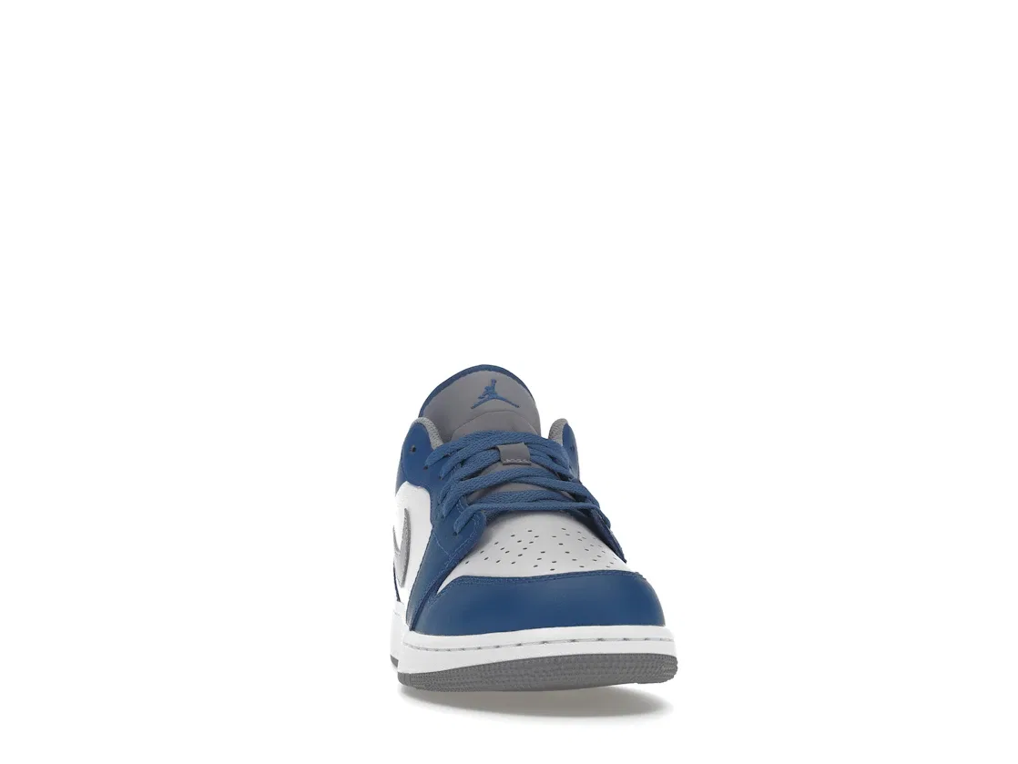 Детские кроссовки с перфорированным носком Jordan 1 Low True Blue Jordan, True Blue/Cement Grey/White — фото 2