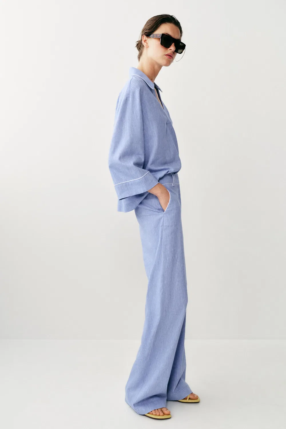 Брюки с льняной отделкой и контрастными вставками ZARA, Light Blue — фото 3