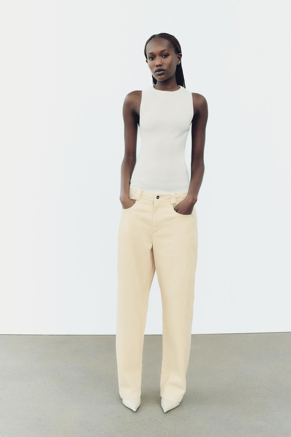 

Базовый топ из однотяжной трикотажной велошадки ZARA, экрю