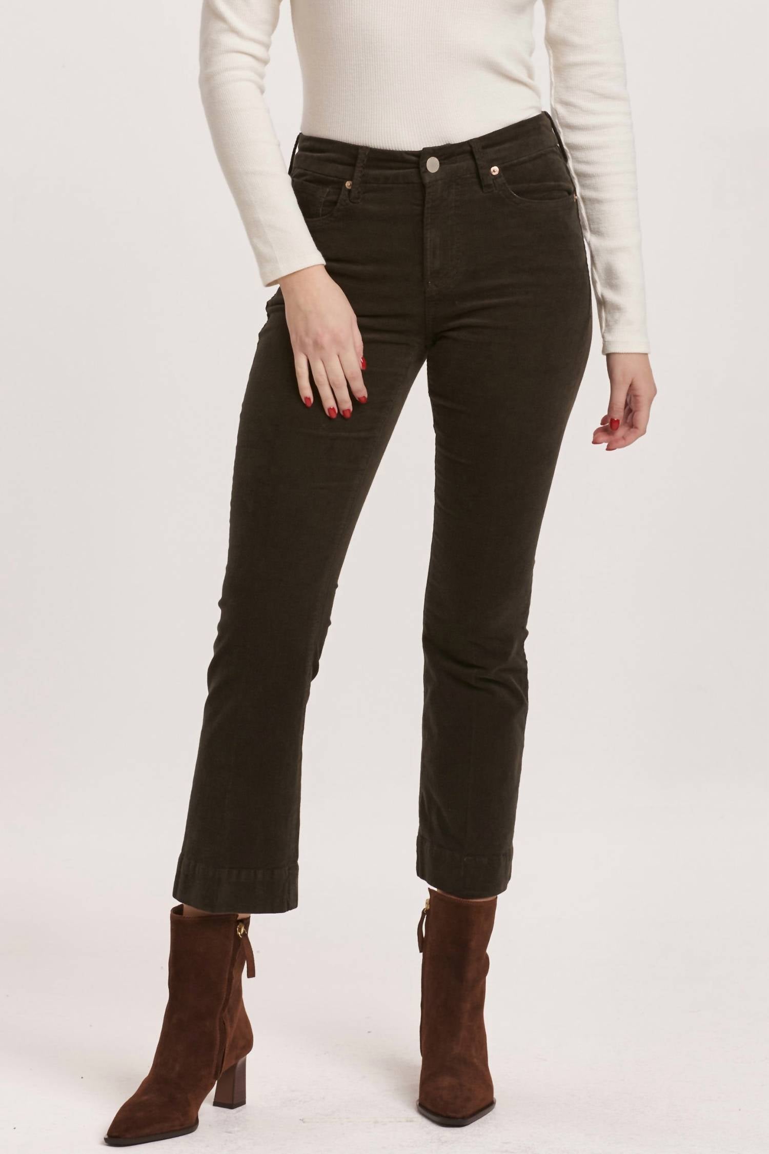 

Джинсы Jeanne Super High Rise Cropped в цвете Forest Pine DEAR JOHN DENIM
