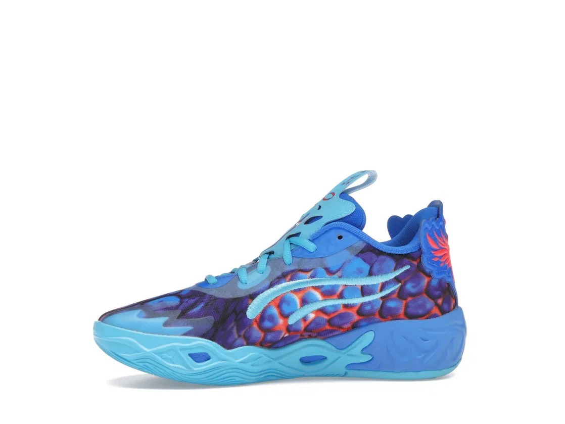 Детские кроссовки баскетбольные Puma LaMelo Ball MB.04 Lo Puma, Ultra Blue/Luminous Pink/Green Glare — фото 3