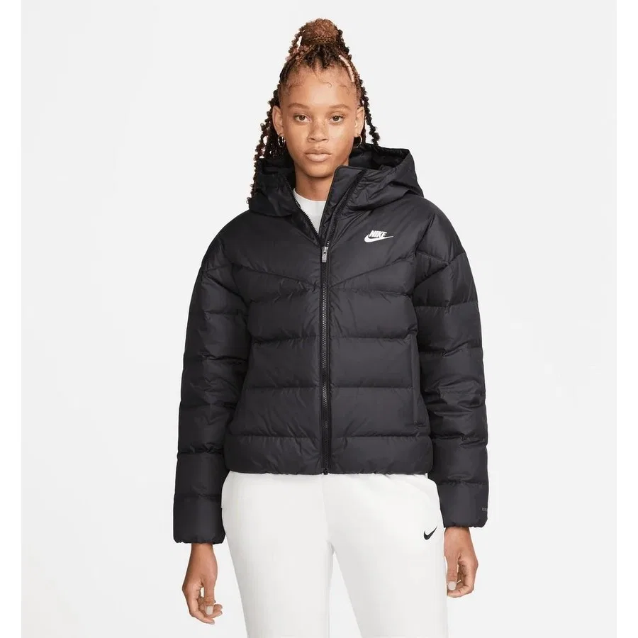 Женская спортивная куртка Storm-Fit Windrunner Nike, Черный — фото 2