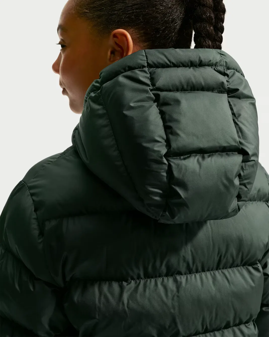 Пуховая куртка средней длины свободного кроя Therma-FIT для детей постарше Nike Sportswear All Day Play, Camo Green/White — фото 4