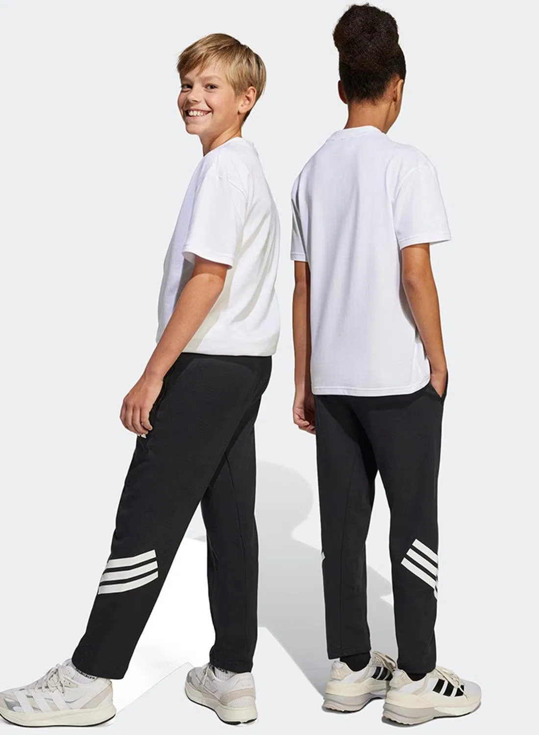 Брюки с контрастными лентами Future Icons 3-Stripes Adidas, черный — фото 2