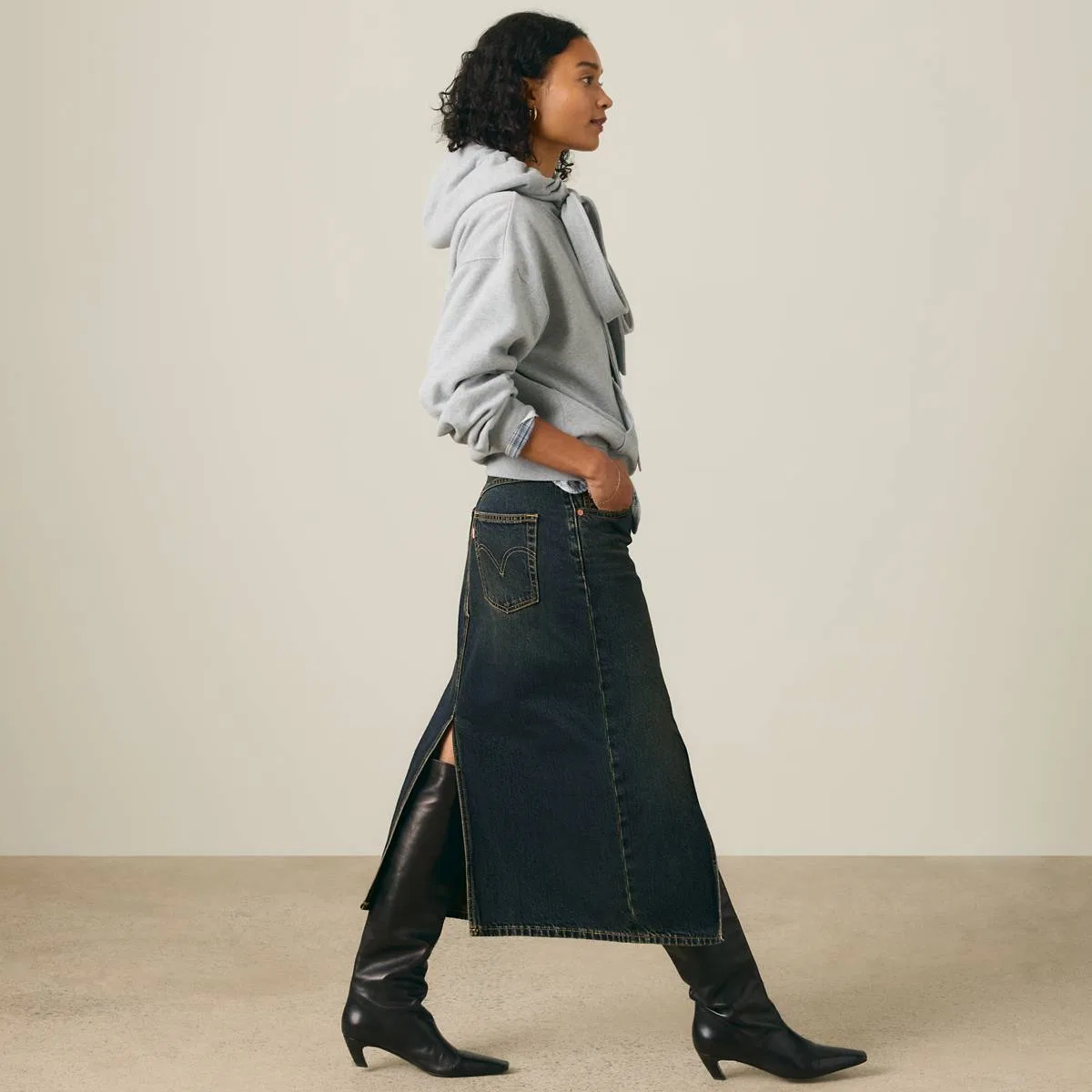 Деконструированная юбка миди с разрезом Levi's, High Vibration - Dark Wash — фото 2