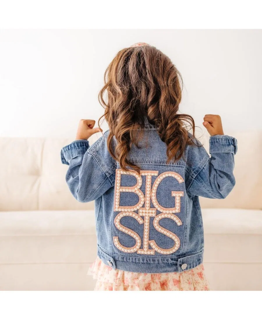 Джинсовая куртка с жемчужной нашивкой Big Sis Pearl Patch Sweet Wink, Denim — фото 3