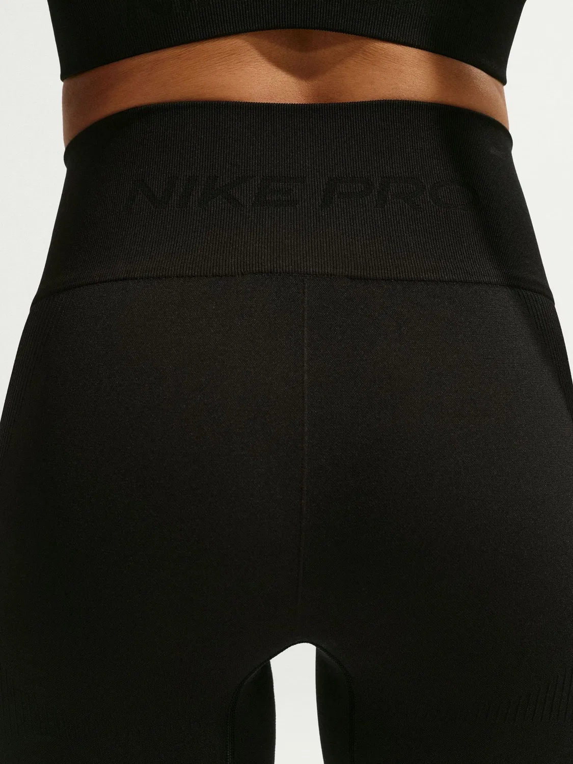 Велосипедки Nike Pro Seamless Dri-FIT High-Waisted, черный — фото 4
