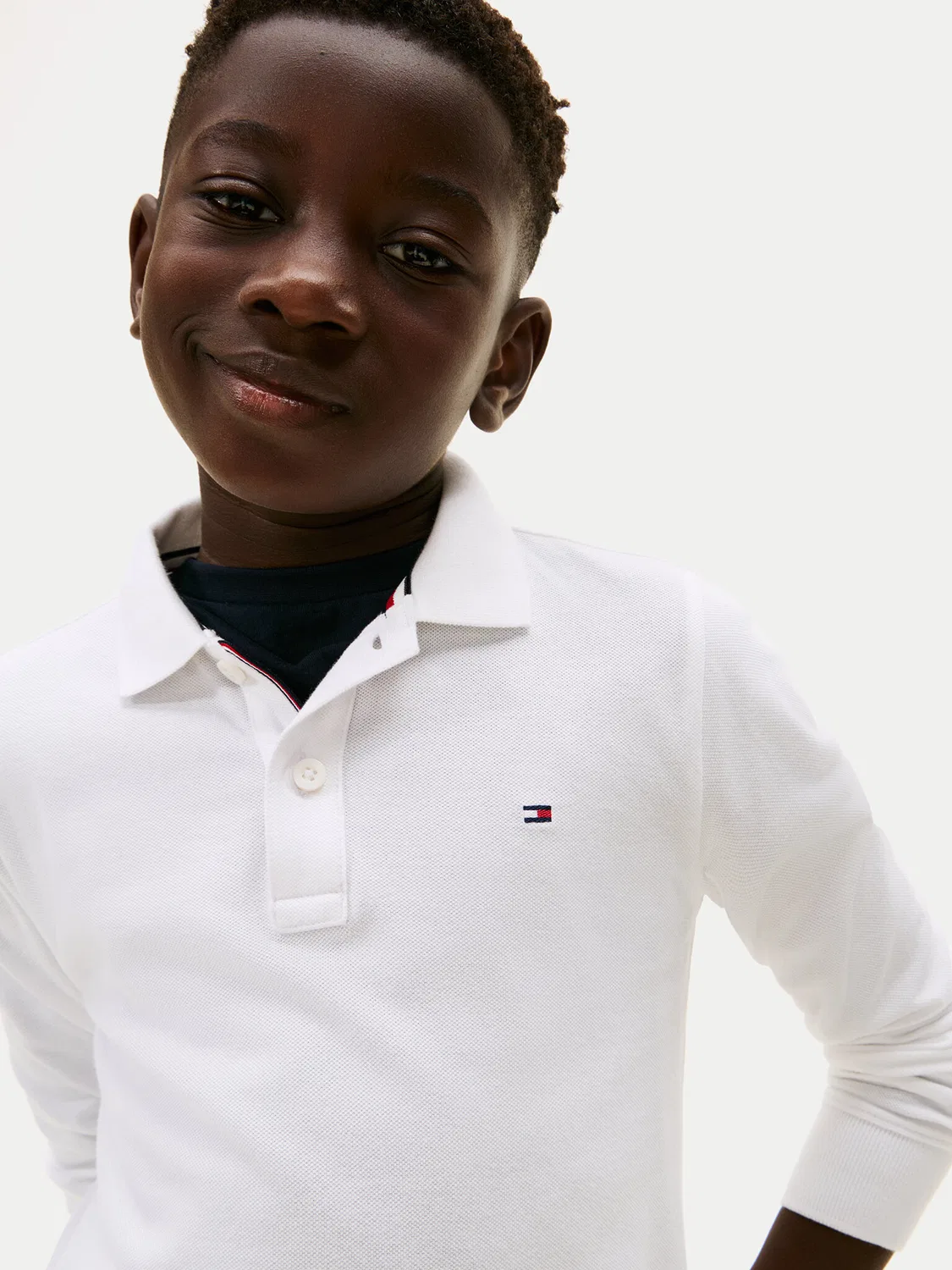 Поло стандартного кроя для мальчика Tommy Hilfiger, белый — фото 4
