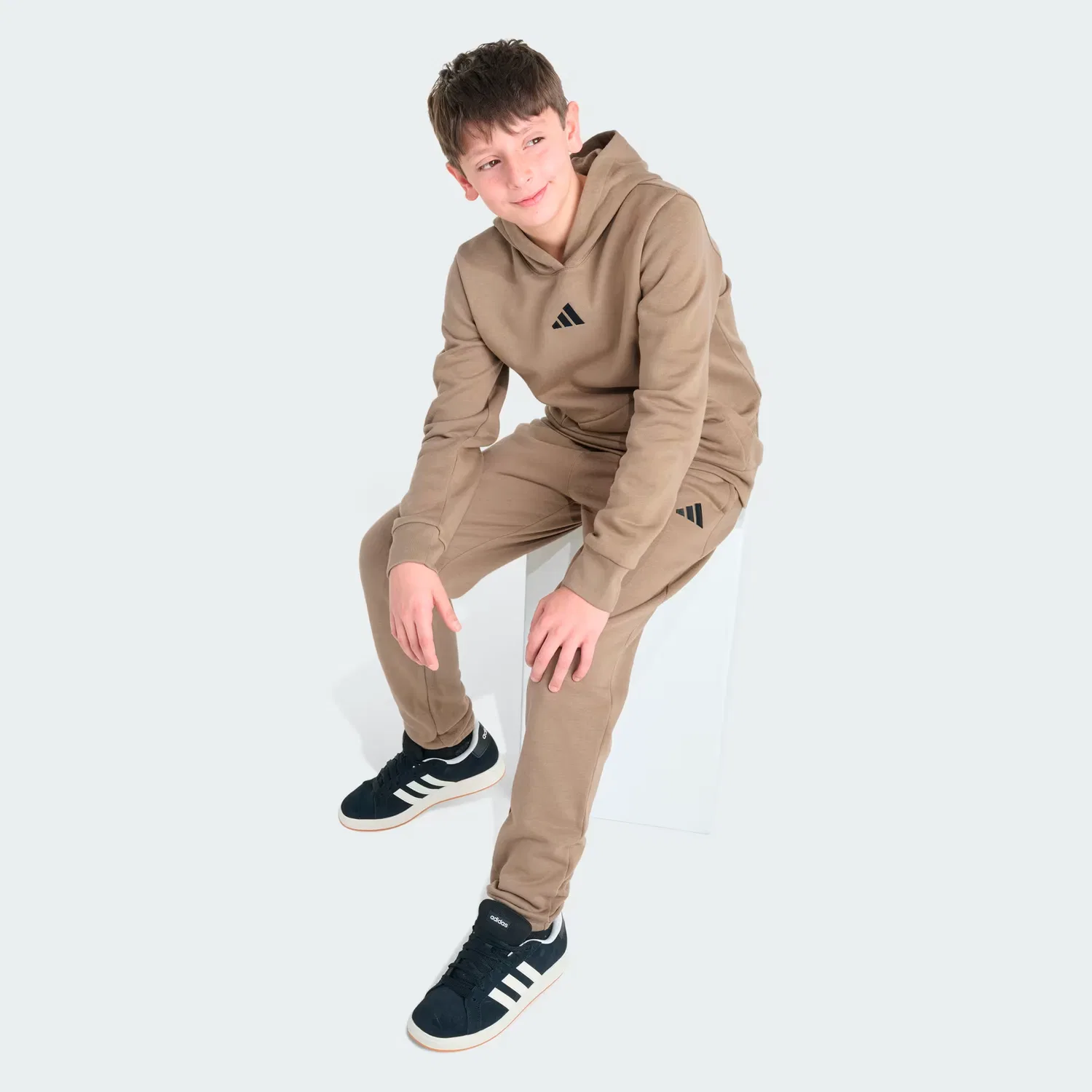 Детский комплект из флиса, толстовка с капюшоном и штаны essential Adidas Sportswear, khaki six — фото 3