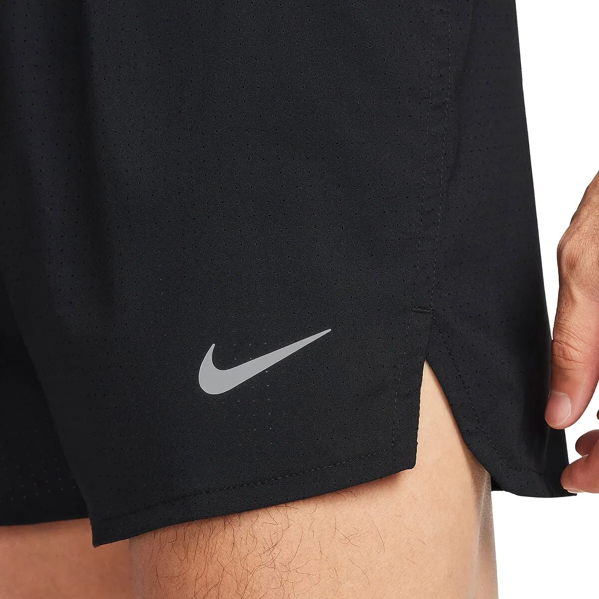 Мужские шорты для бега с технологией Dri-FIT Nike Fast, Black/Black/Reflective Silver — фото 2