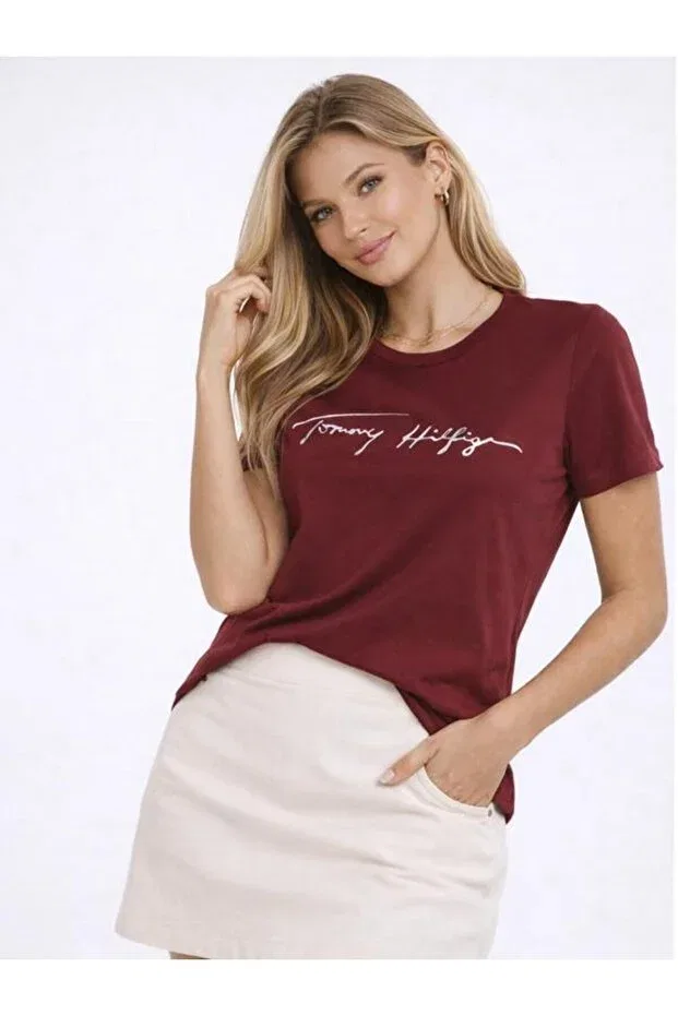 Женская футболка с принтом Signature Embroidered Logo Organic Cotton Tommy Hilfiger, Cherry Rot — фото 3