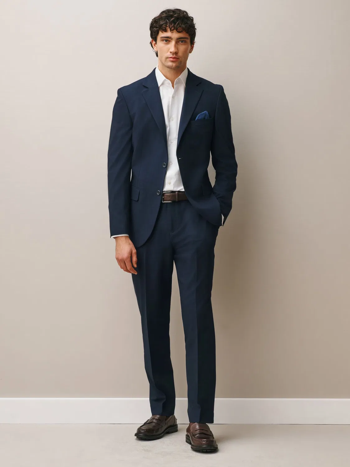 Брюки Next Regular Pleated Pants Motionflex темно-синего цвета — фото 4