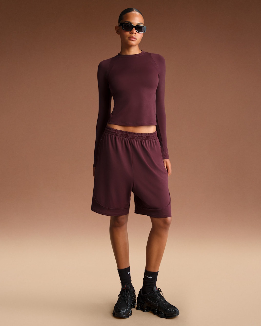 

Шорты NikeSKIMS Airy Women's Relaxed, смородиновый