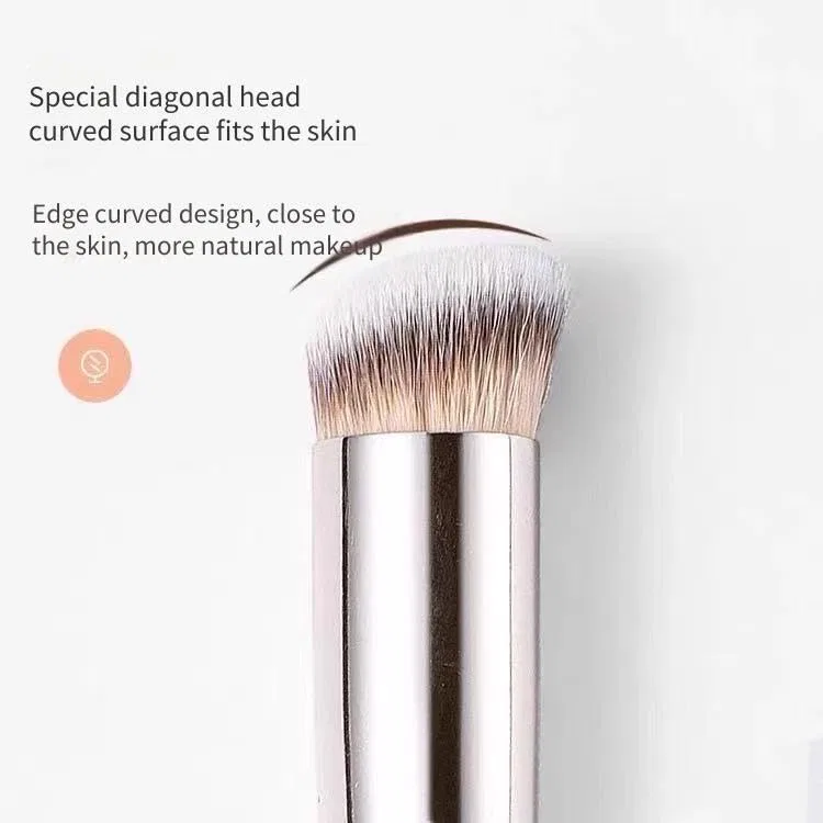 No brand Консилер-кисть с мягкой щетиной, Concealer Brush, 20 г — фото 2