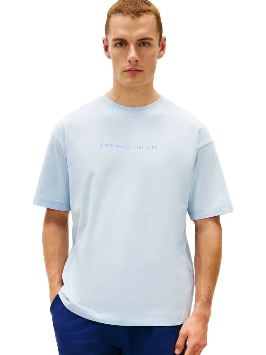 Футболка TOMMY HILFIGER светло-голубого цвета — фото 2
