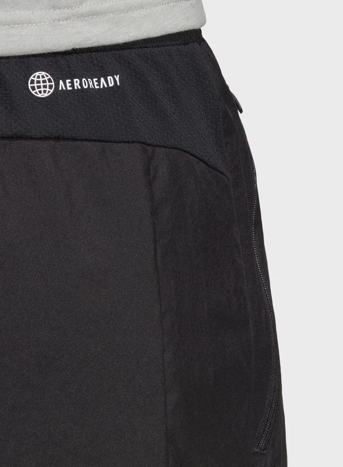 Шорты тренировочные мужские с технологией AEROREADY Adidas, черный — фото 4