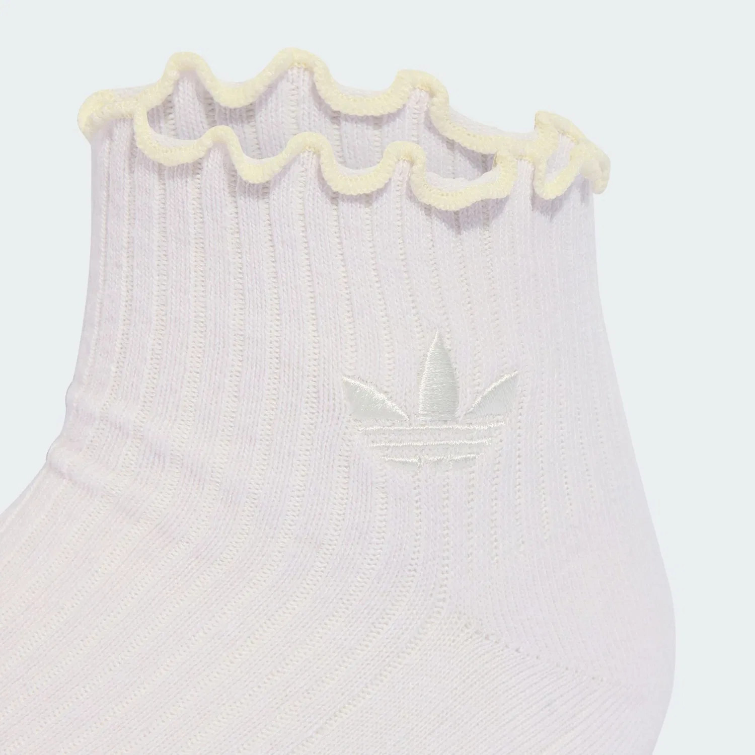 Носки Adidas Originals Ruffle Quarter цвета орхидеи, белые — фото 4