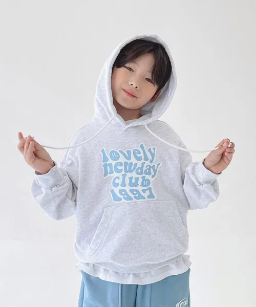 Детский худи с капюшоном из хлопка с полиэстером, модель 1997 Club BERRYCLOSET, Light Grey — фото 4