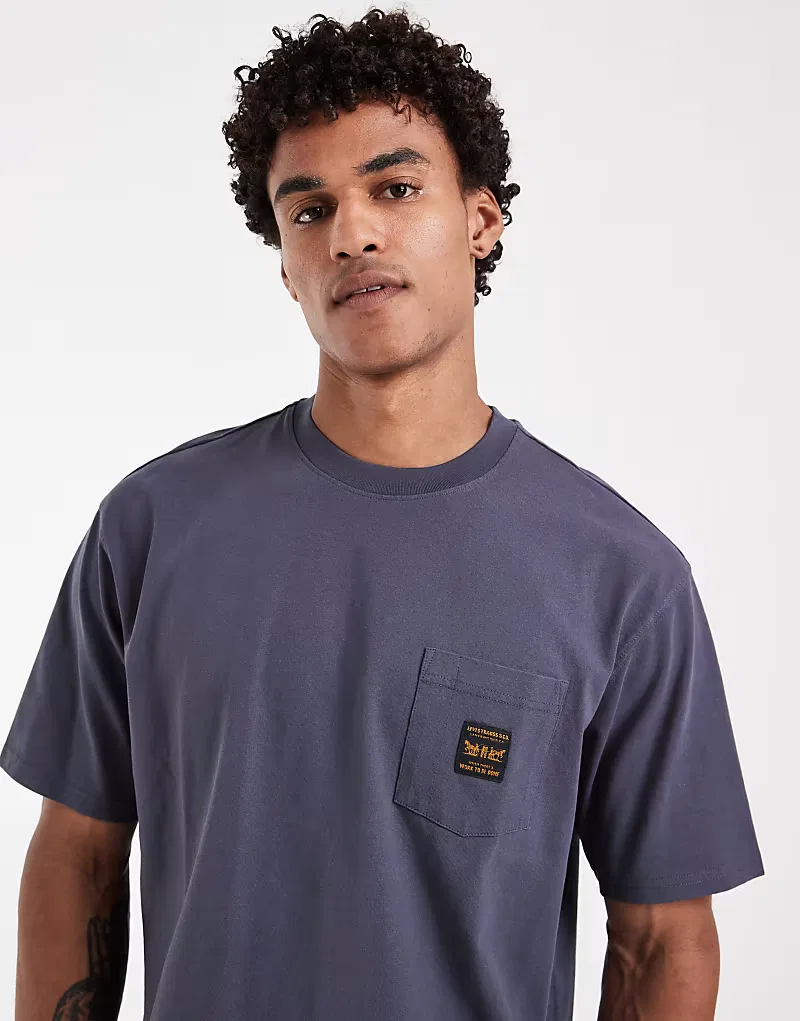 Рабочая футболка Levi's с карманом, темно-синий, с эффектом потертости