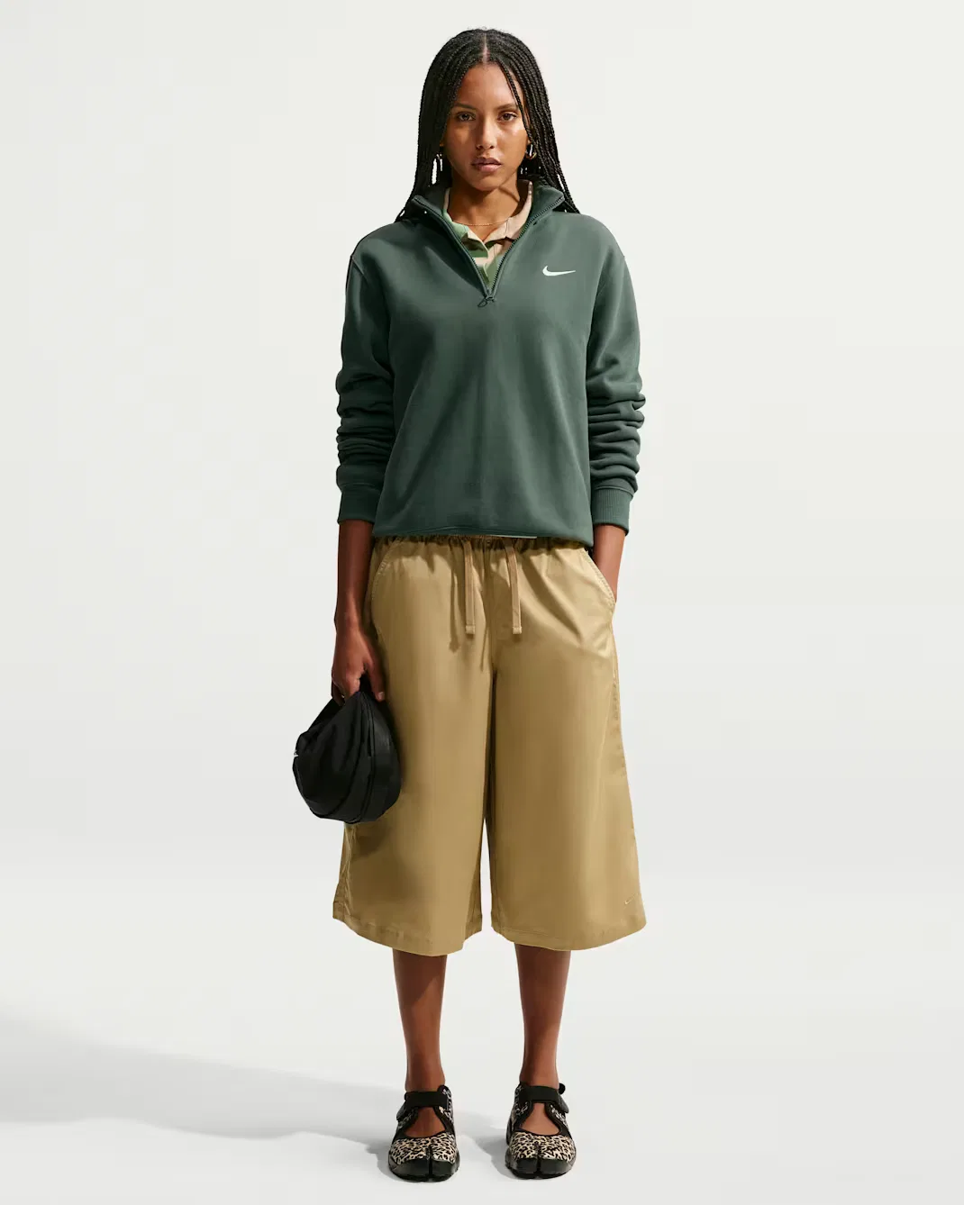 Женская футболка с застежкой-молнией на четверть длины Nike Studio Fleece Medium Weight, Camo Green/Sail — фото 4