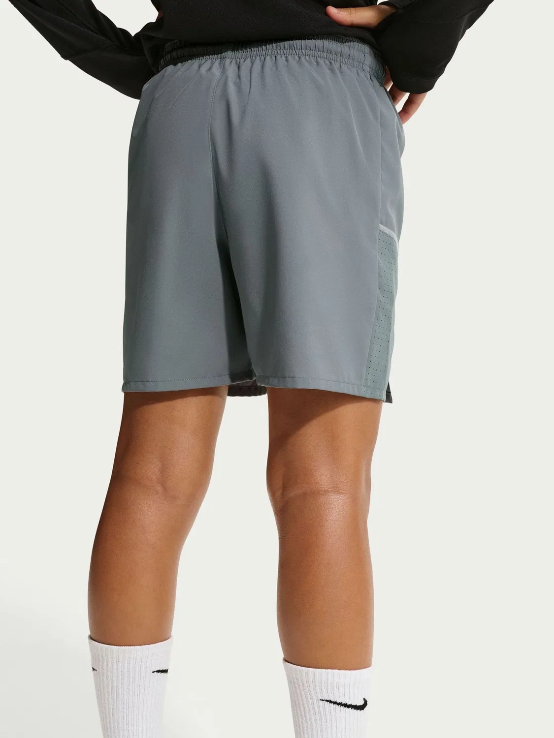 Шорты тренировочные Miler Dri-FIT Nike, дымчато-серый — фото 4