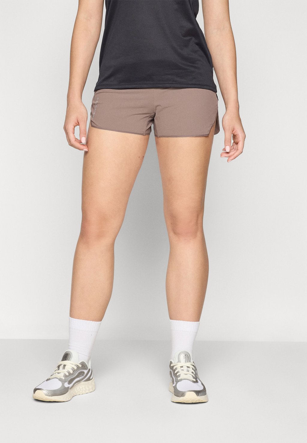 

Спортивные шорты SENSE SHORTS Salomon, бежевый