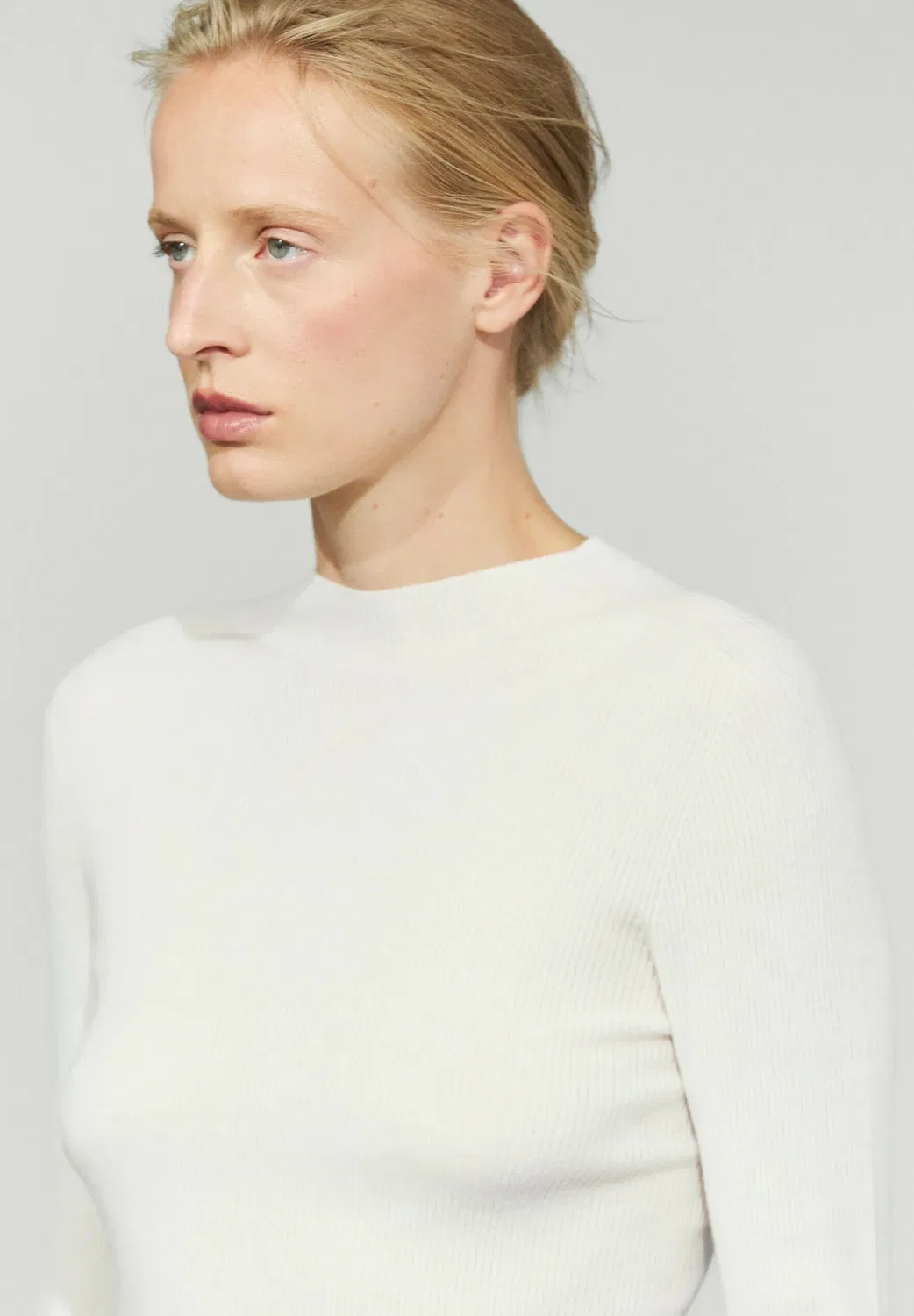 Вязаный свитер с воротником-стойкой в рубчик Massimo Dutti, Sand — фото 3