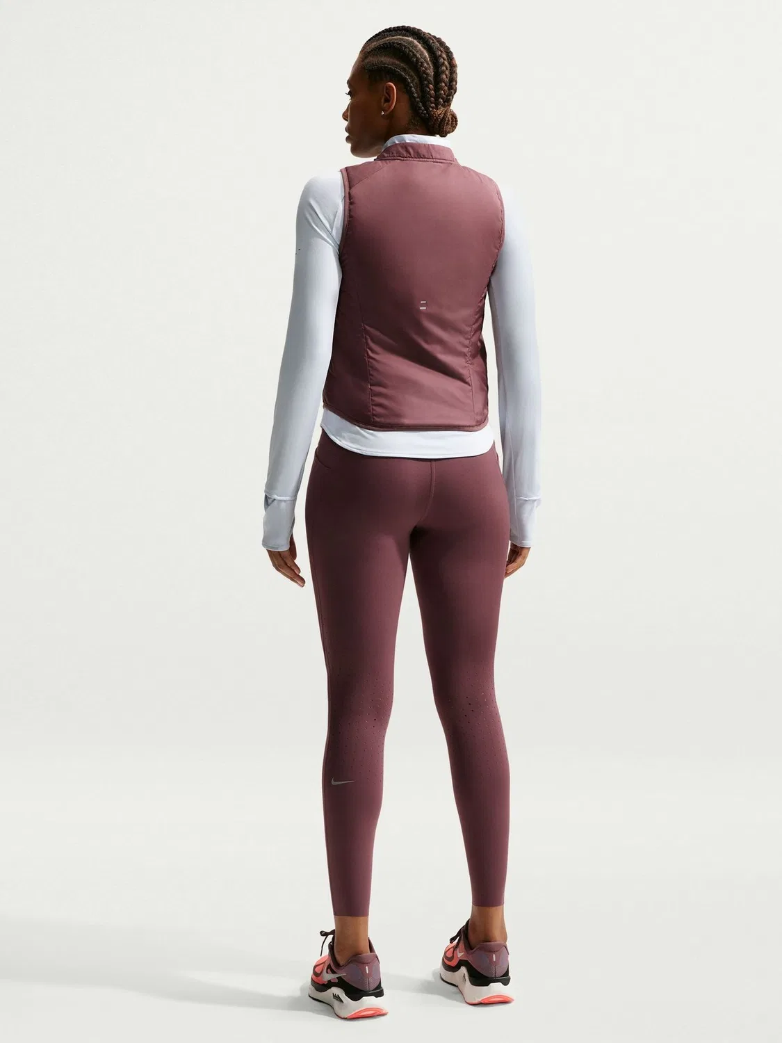 Жилет беговой Nike Tempo Repel Warm, Tattoo Brown — фото 2