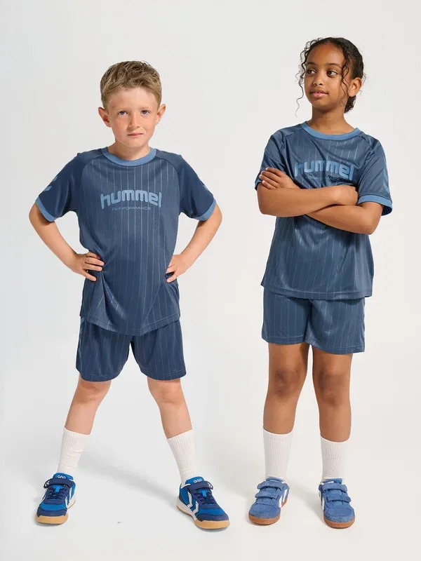 Комплект - спортивные шорты Hummel