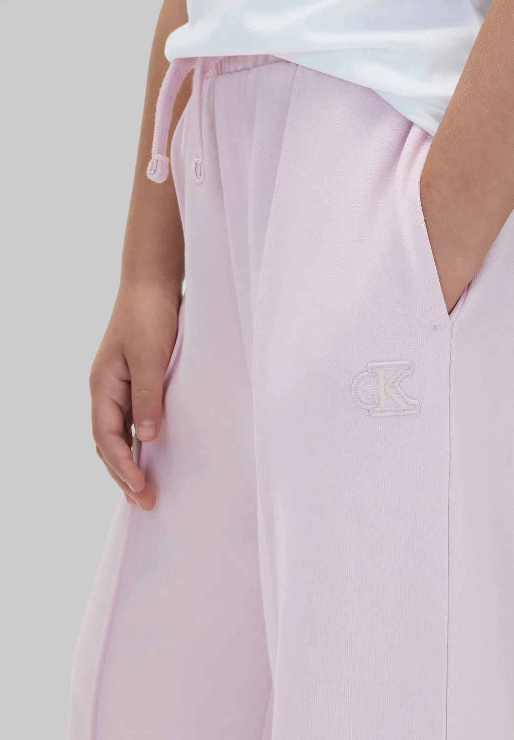 Детские спортивные брюки с широкими штанинами и складками Calvin Klein Jeans, Orchid Ice — фото 4