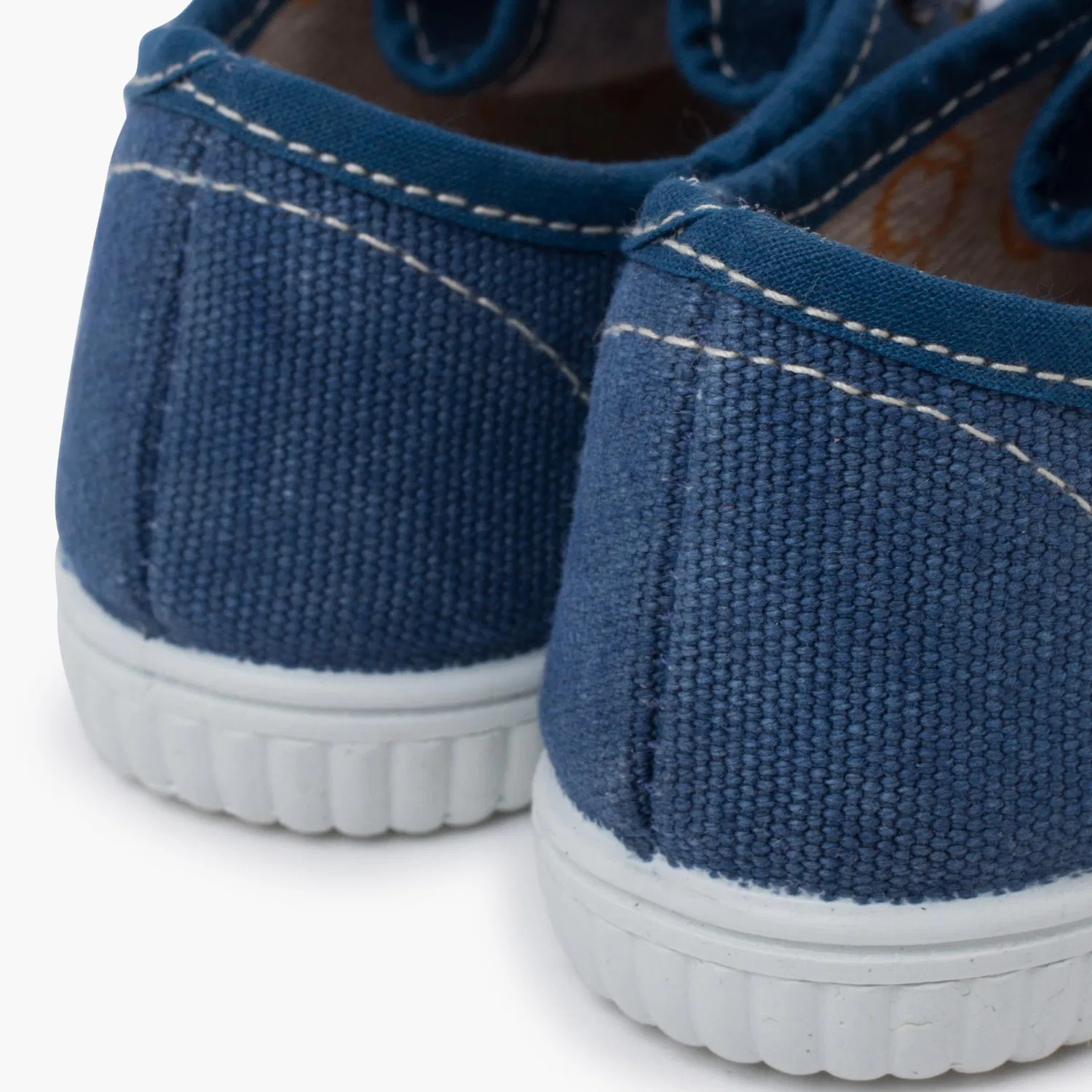 Детские туфли-лодочки на тонкой подошве с эластичными шнурками Pisamonas Wallaby Boat Shoes, Blue Metallized — фото 2