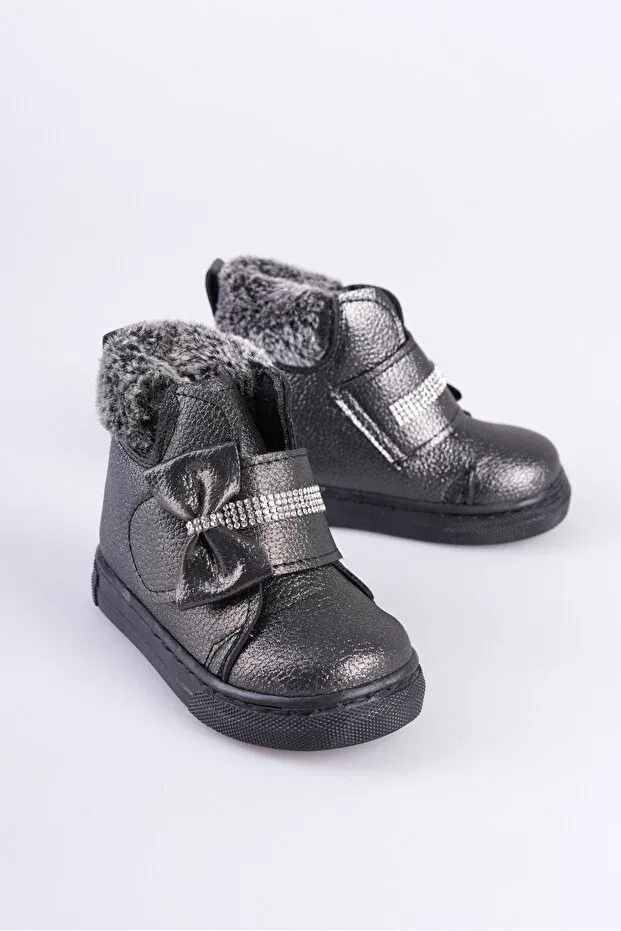 Детские ботинки для девочек на плоской подошве с бантом Smoked Velcro Stone Bow Fur Camolla, Smoke Grey — фото 4
