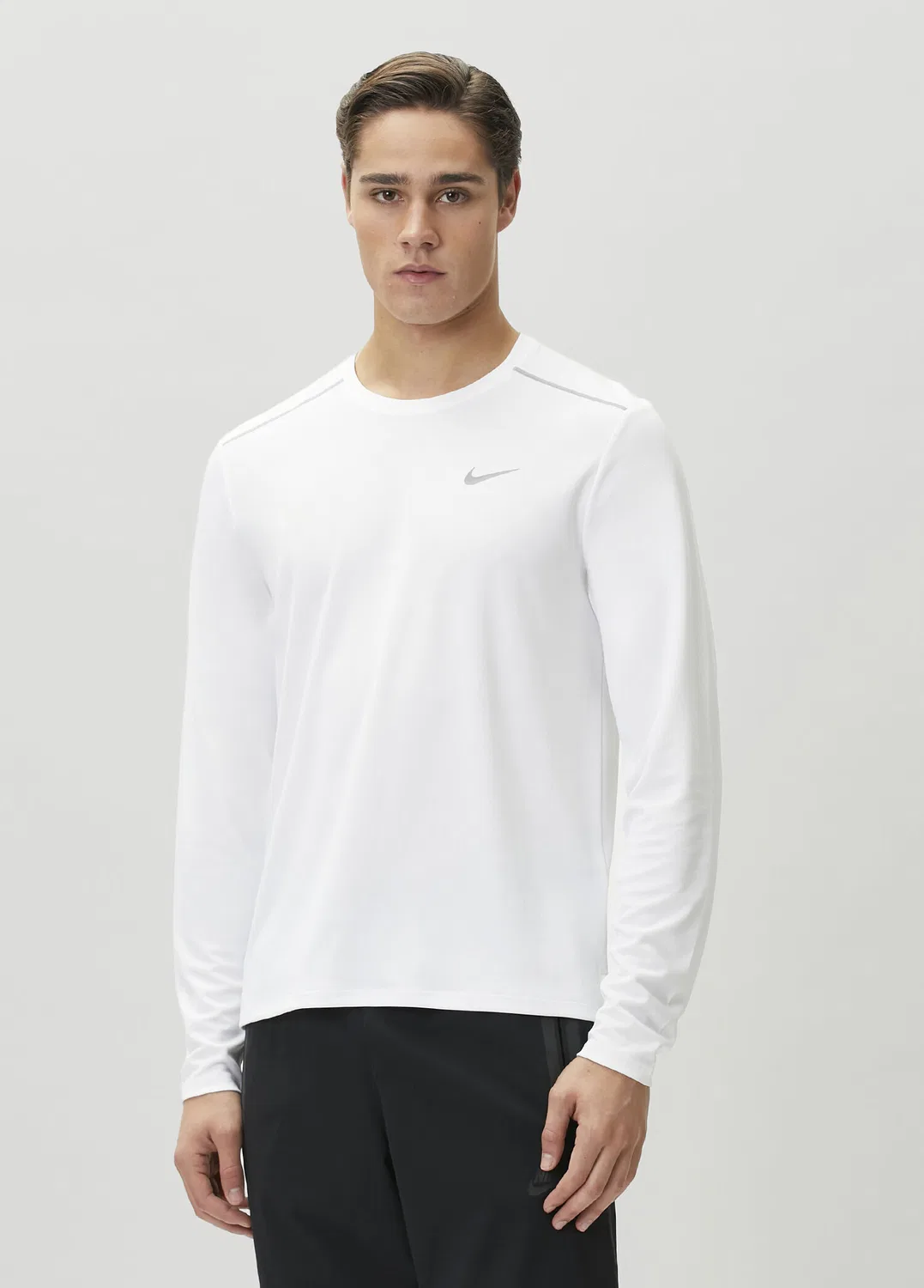 Футболка Nike Dri-FIT UV Miler, белый — фото 3