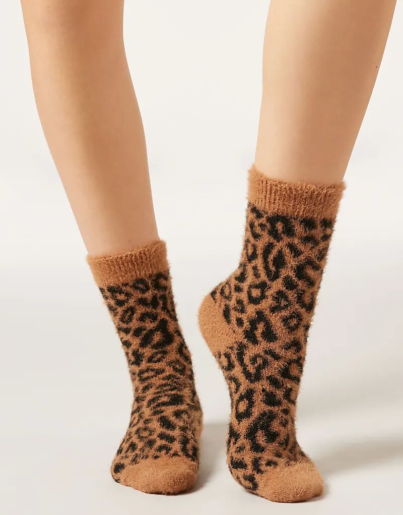 

Носки из искусственного меха с тропическим принтом Calzedonia бисквитно-коричневого цвета