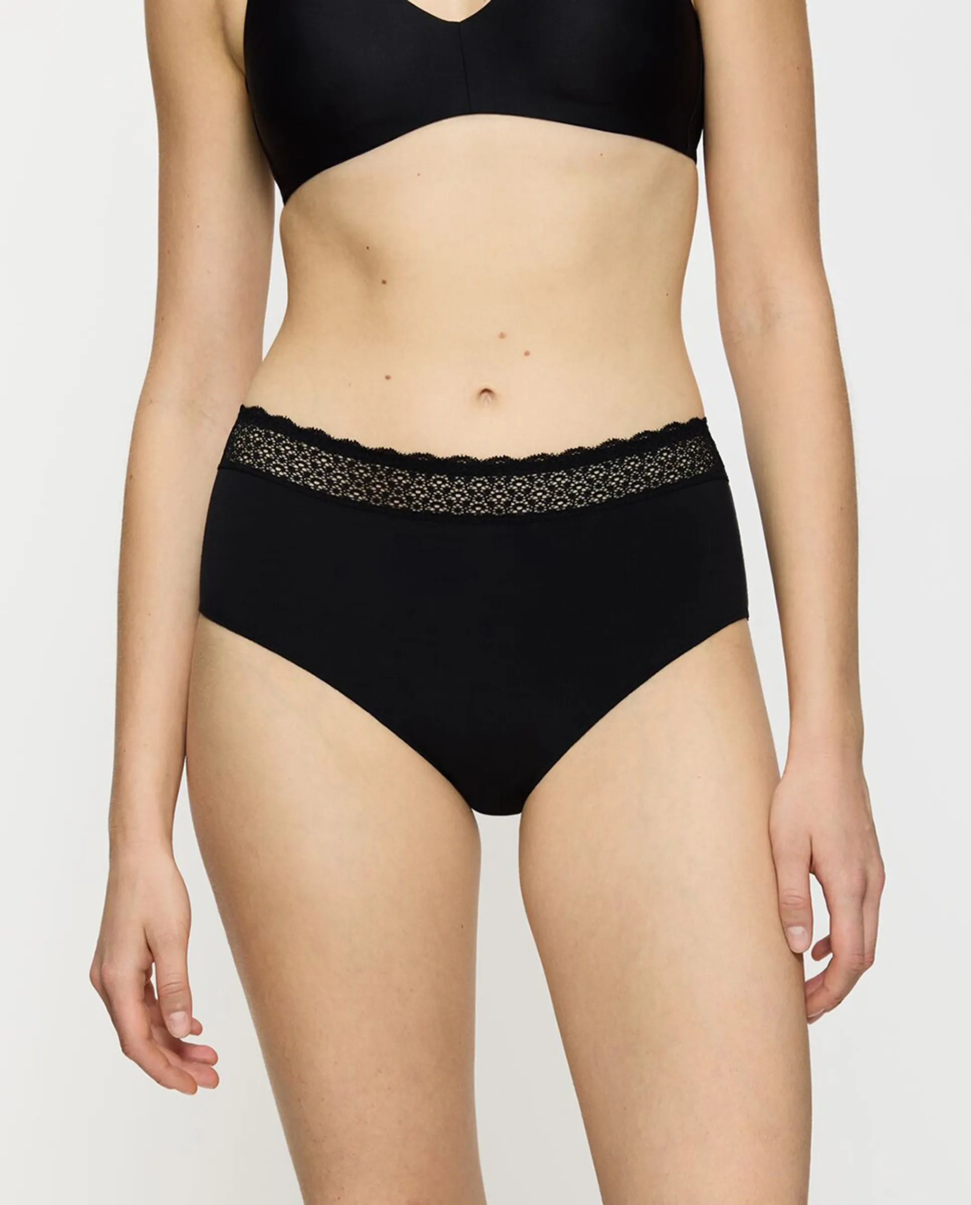 

Высокие трусики из модала бесшовные Triumph, черный