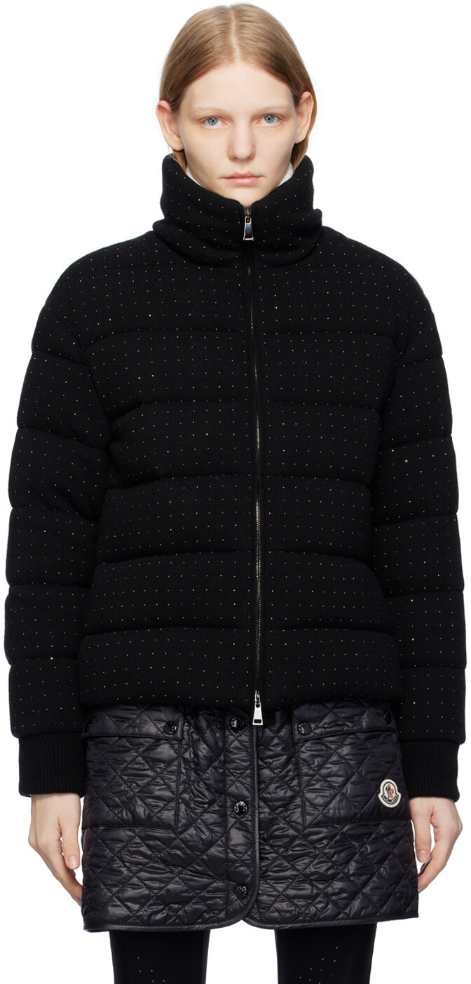 

Черный пуховик Moncler Effraie