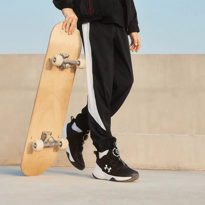 Спортивные штаны для детей Under Armour черные — фото 4