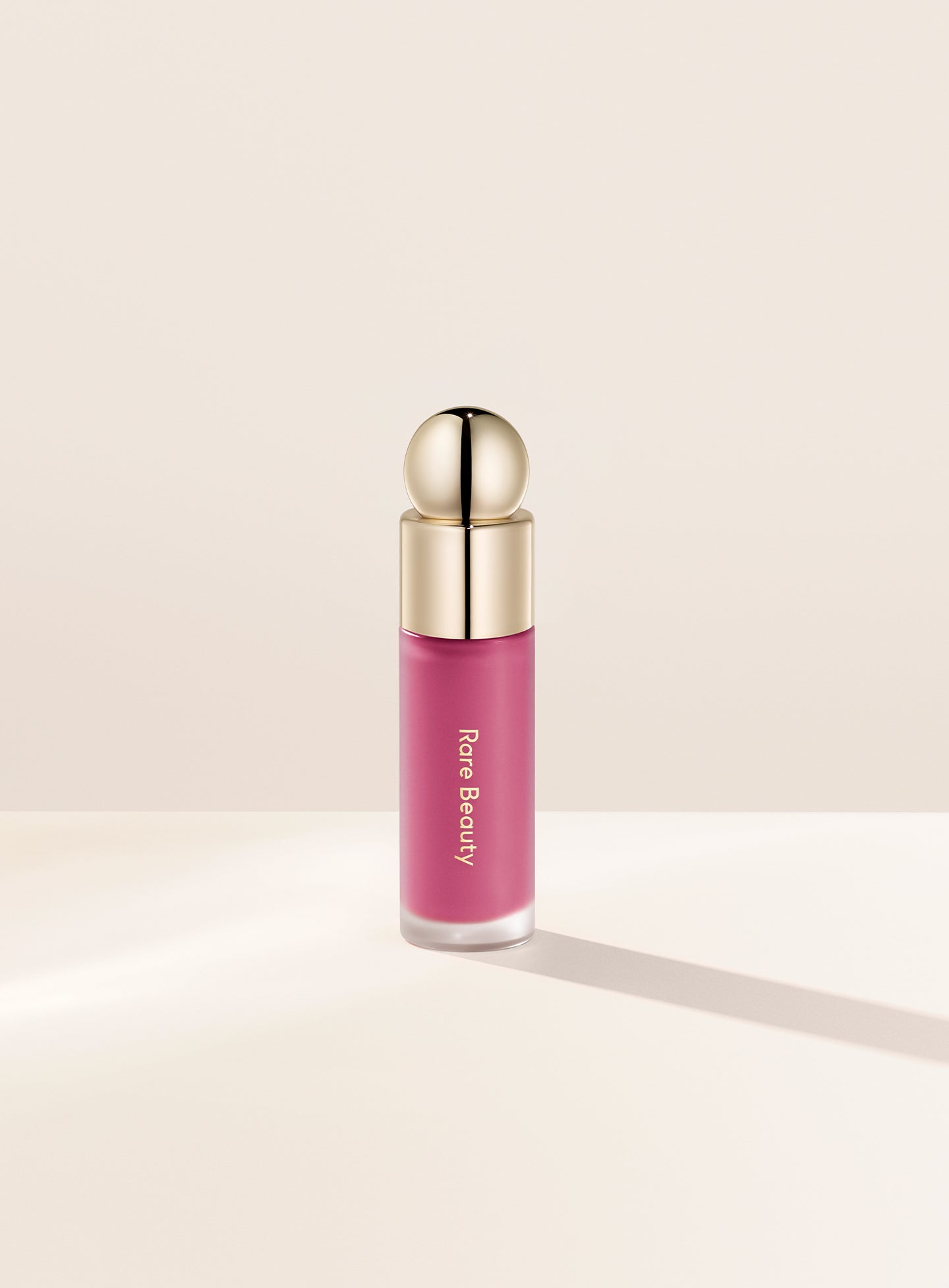 

Жидкие румяна Soft Pinch Rare Beauty, цвет grace/bright rose mauve (matte)