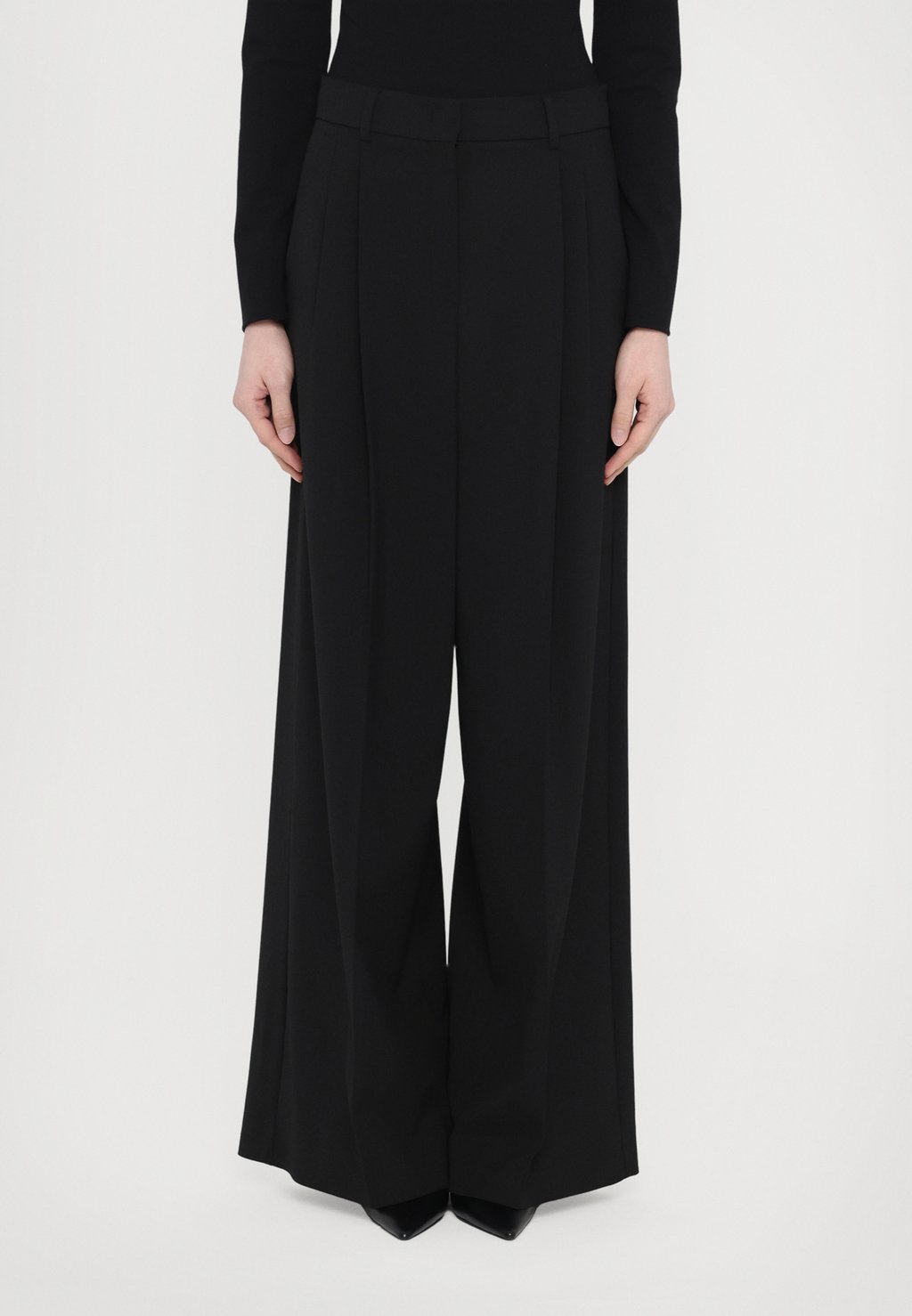 

Брюки BAIOCCO WEEKEND MaxMara, черный