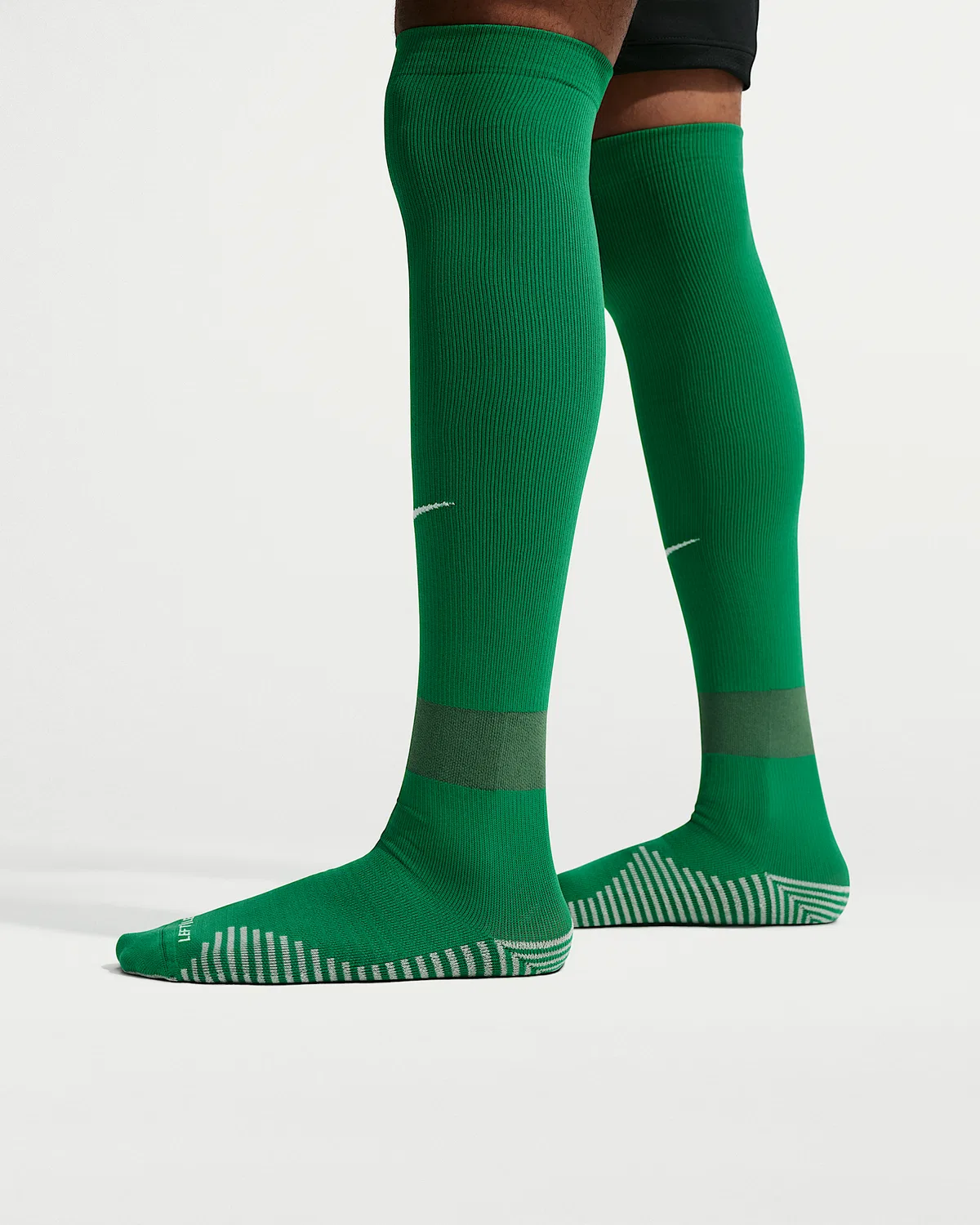 Гетры футбольные высокие Nike Strike, Pine Green/Gorge Green/Black/White