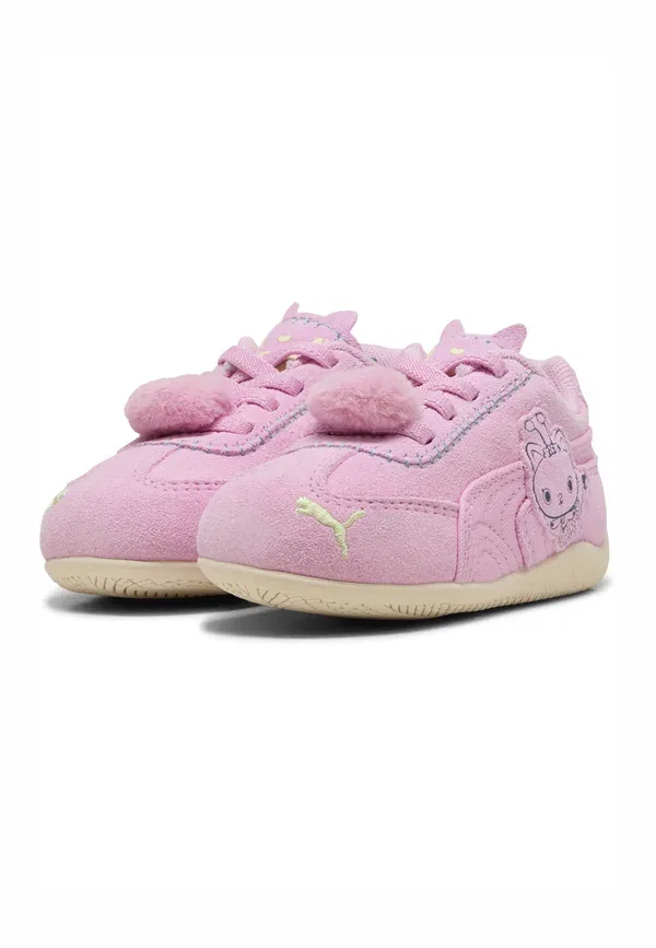 Обувь детская Puma X Gabby's Dollhouse Speedcat Sneakers Baby Shoes, розовый шиммер-альпийский снег — фото 2