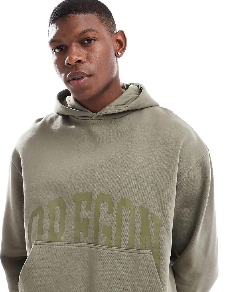 

Свободная толстовка с капюшоном цвета хаки с принтом спереди ASOS DESIGN