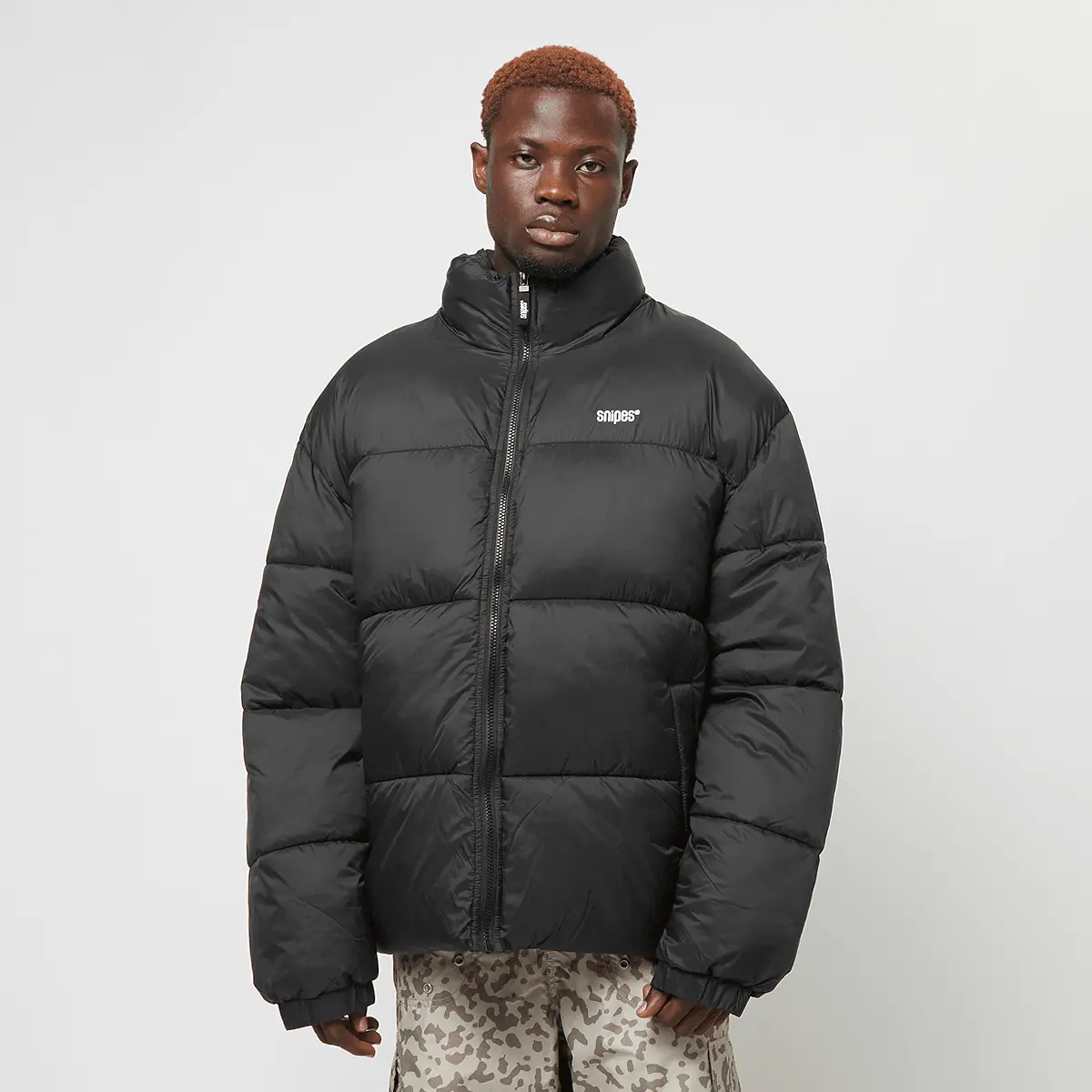 

Куртка SNIPES Small Logo Essential Puffer Jacke, черный
