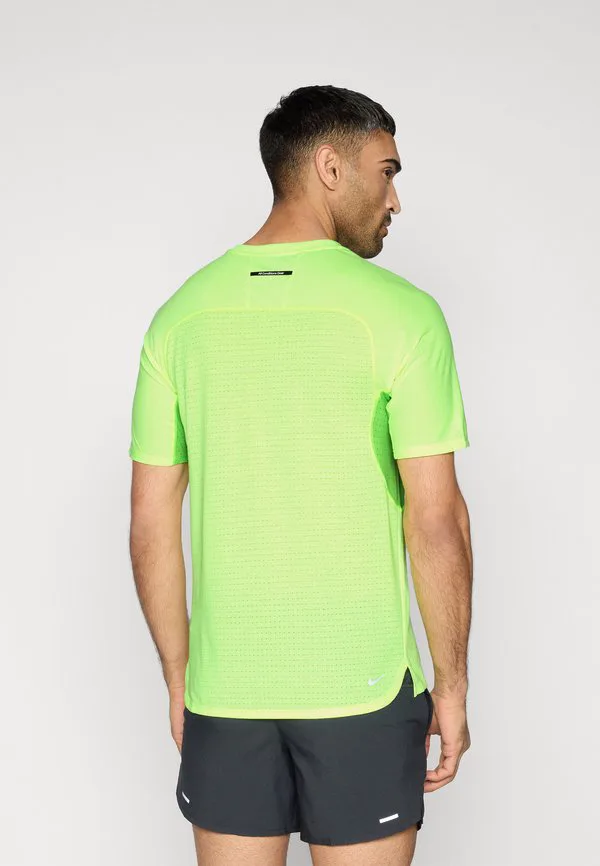 Спортивная футболка solar chase Nike Acg, Volt Ice/Mean Green/Summit White — фото 3
