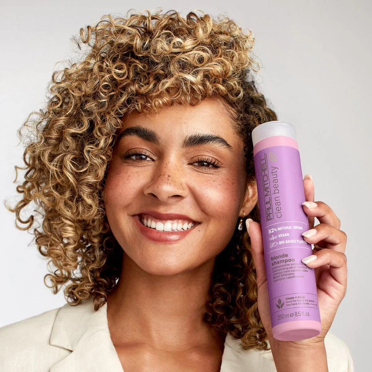 Фиолетовый шампунь для светлых волос Clean Beauty Paul Mitchell — фото 4