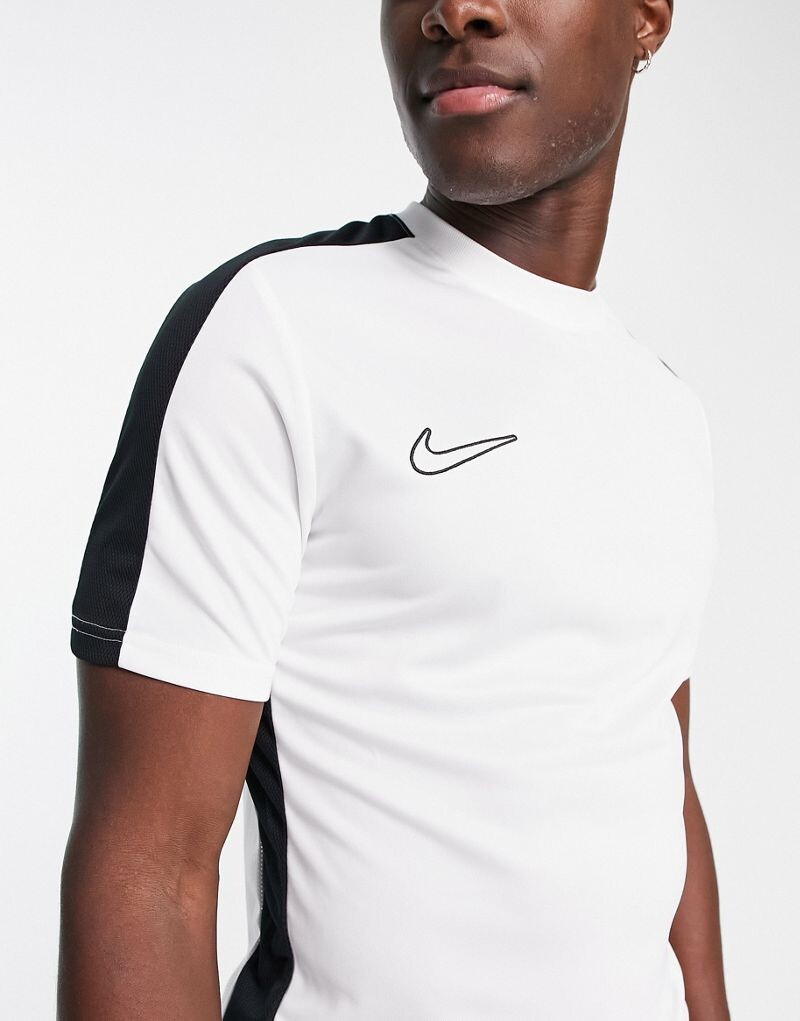 

Белая футболка со вставками Nike Dri-FIT Academy