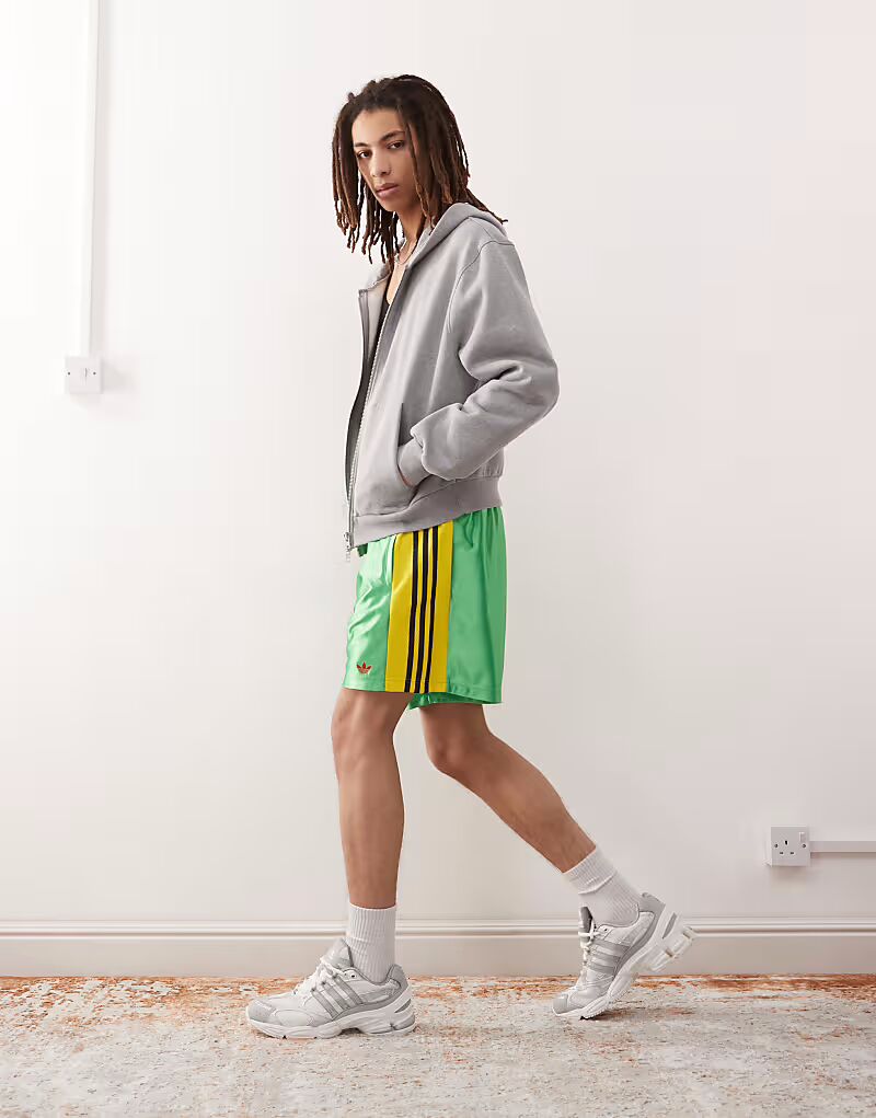 

Боксерские шорты Adidas Originals зеленого и желтого цветов