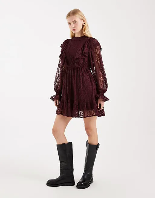 

Розовое кружевное платье с расклешенной юбкой Miss Selfridge Victoriana