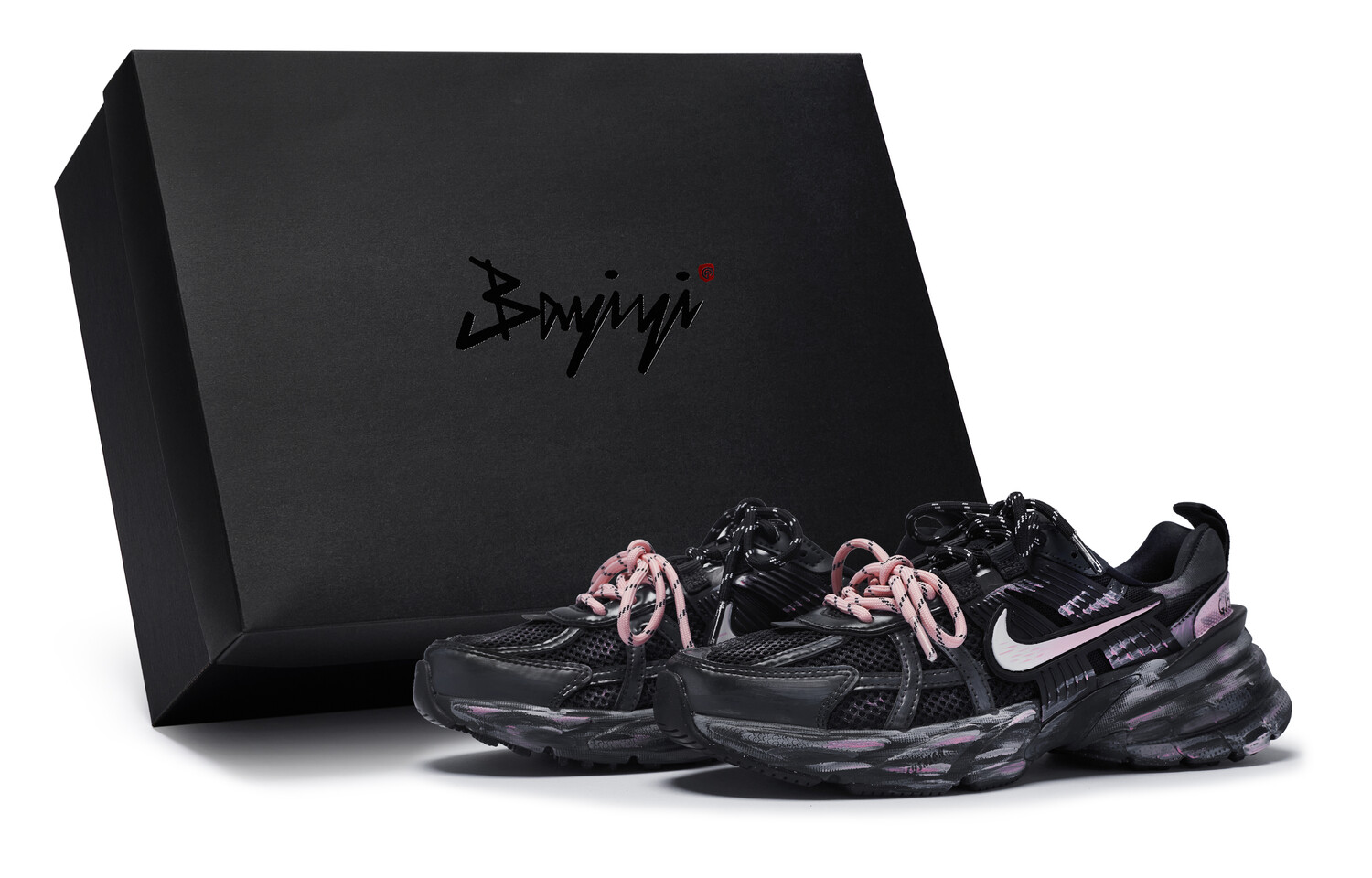 

Кроссовки для бега V2K Run унисекс с низким верхом розового цвета Nike