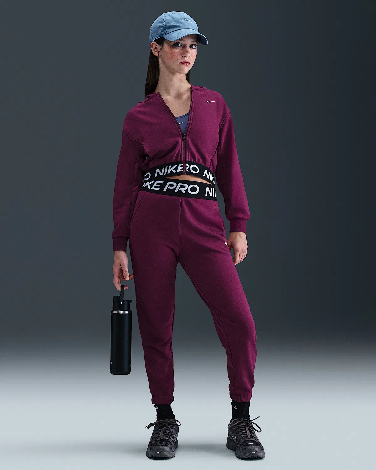 Детская (девичья) флисовая кофта Nike Pro Fleece Dri-FIT на молнии, Bordeaux/Bordeaux/Black/White — фото 4